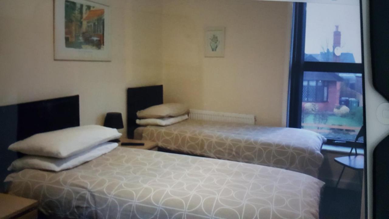 Kings Arms Hotel Farnworth Extérieur photo