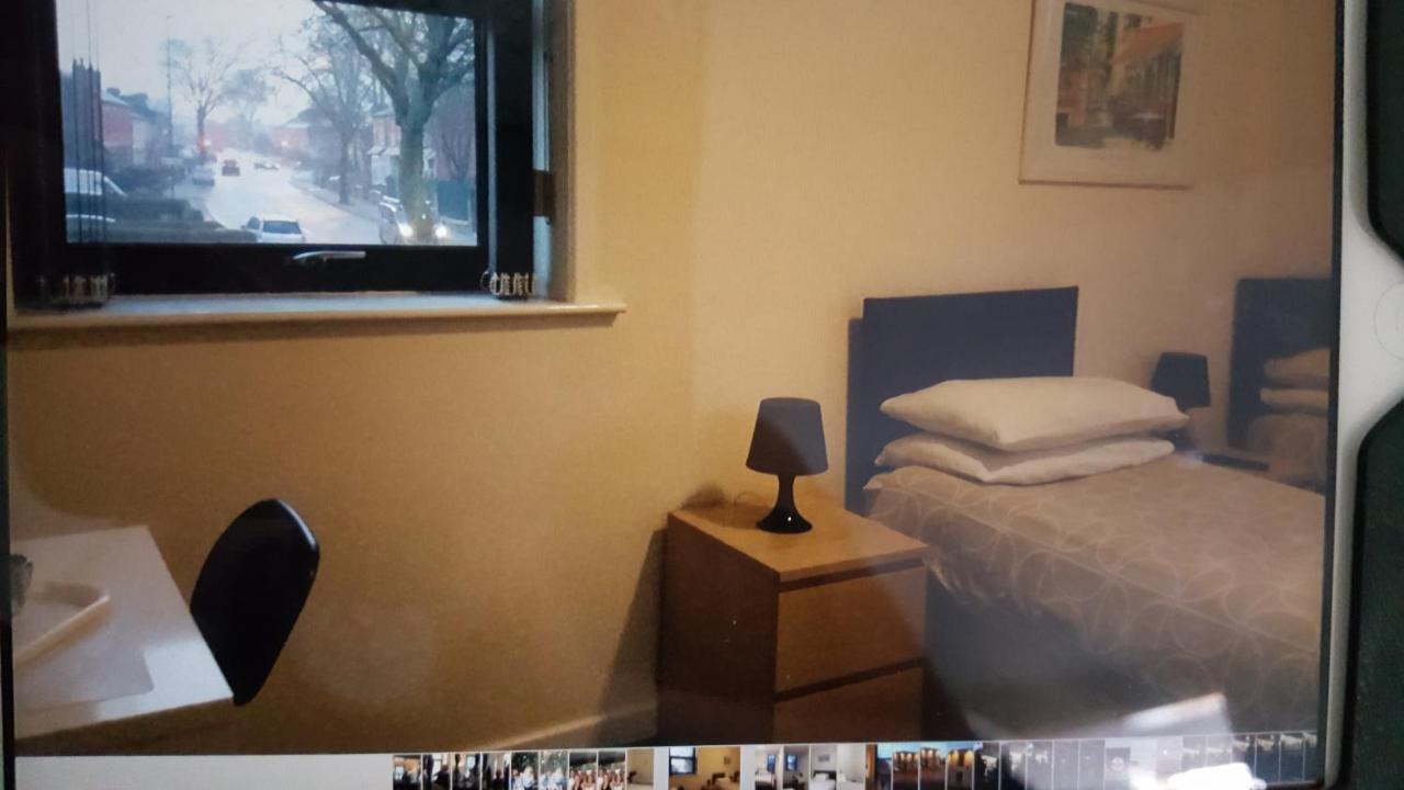 Kings Arms Hotel Farnworth Extérieur photo